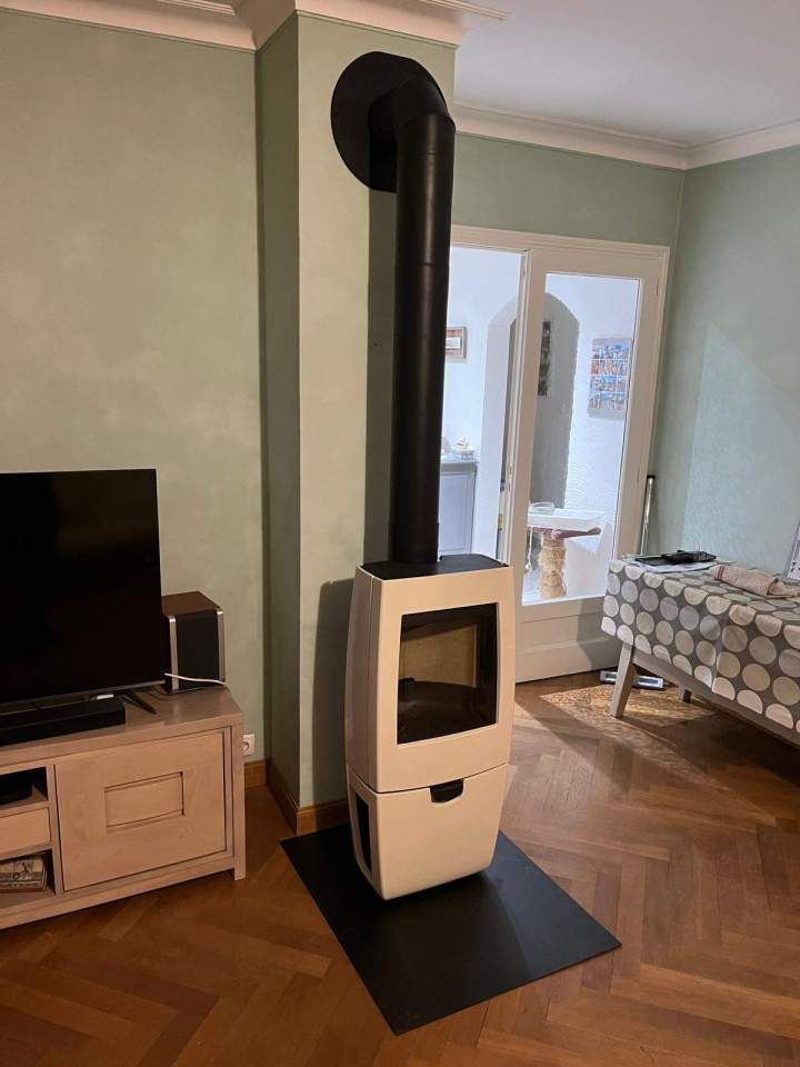 PHOTO 2025 12 01 19 14 30